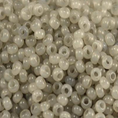 02241 Бісер Чехія (алебастровий, сірий блідий)
